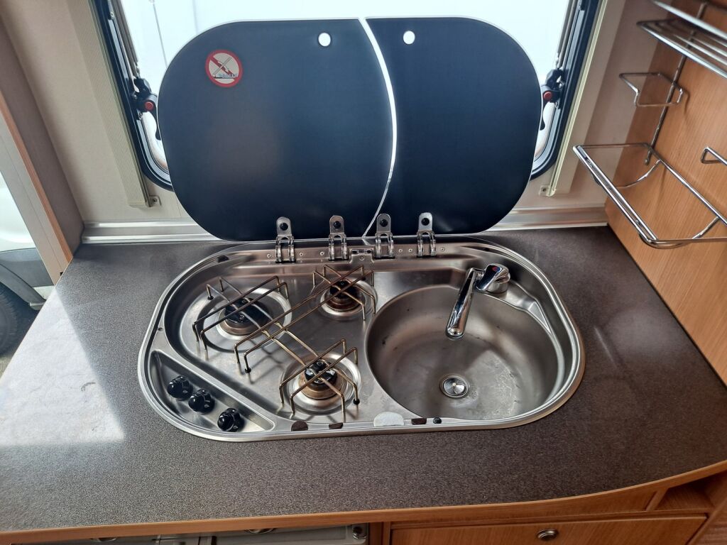 Adria Sport S 577 SP 2011 Valkoinen