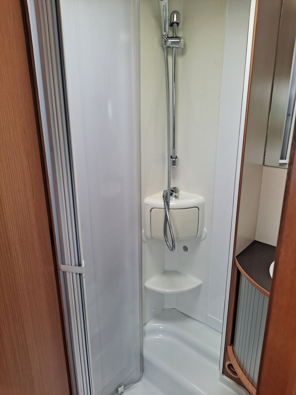 Adria Sport S 577 SP 2011 Valkoinen