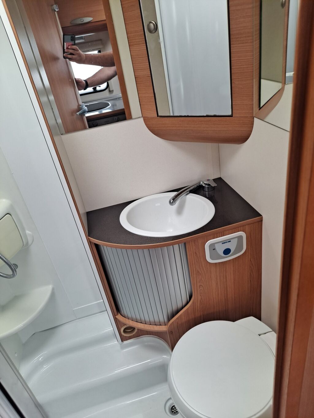 Adria Sport S 577 SP 2011 Valkoinen