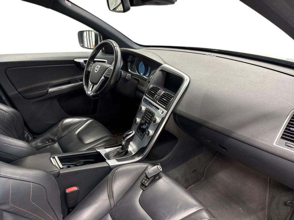 Volvo XC60 2015 Valkoinen