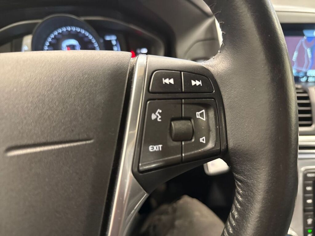 Volvo XC60 2015 Valkoinen