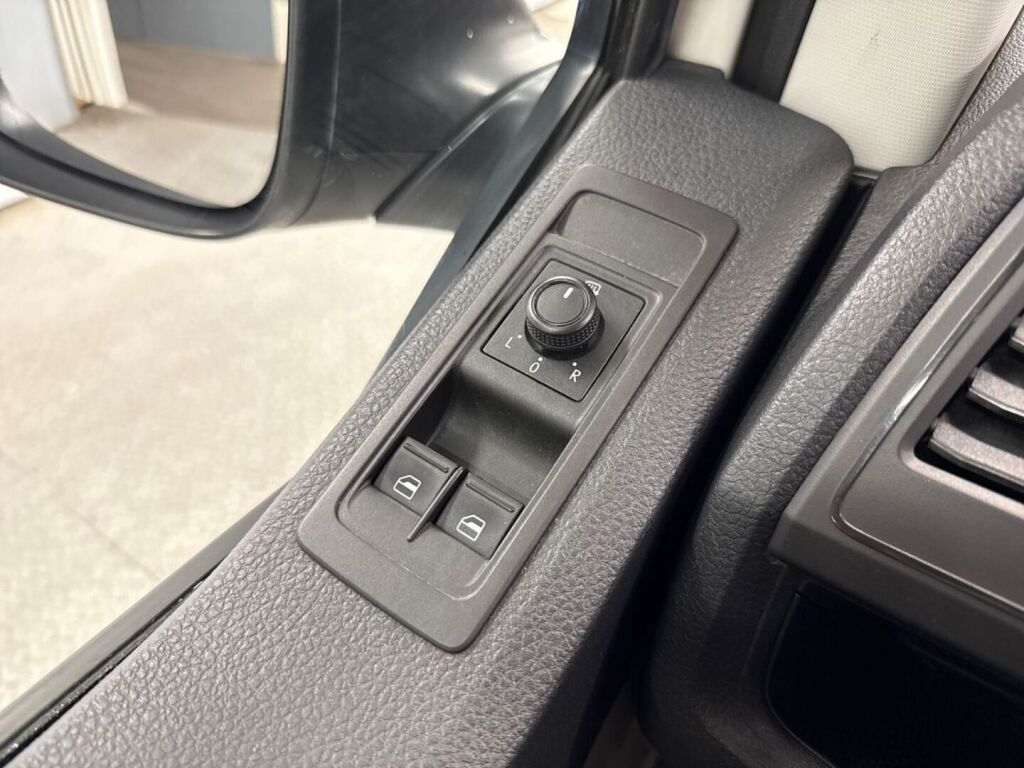 Volkswagen Transporter 2019 Valkoinen