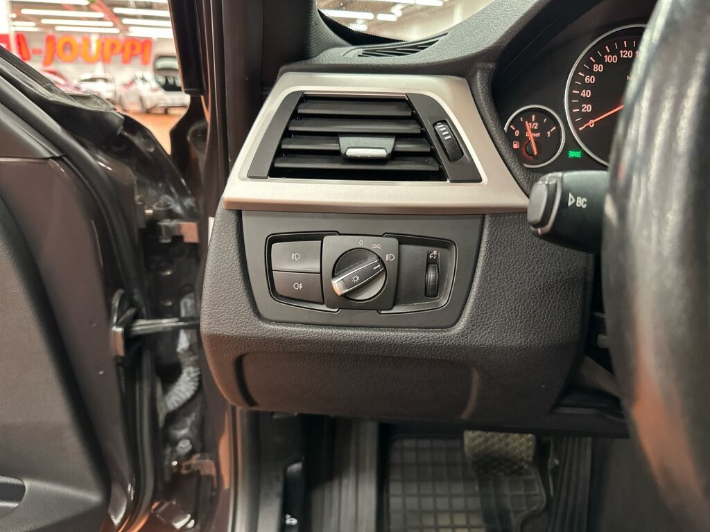 BMW 330 2013 Ruskea (beige)