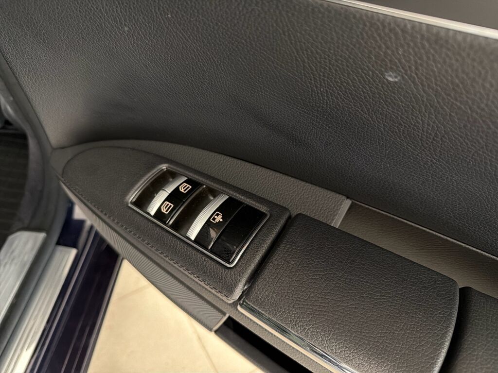 Mercedes-Benz S 2009 Sininen