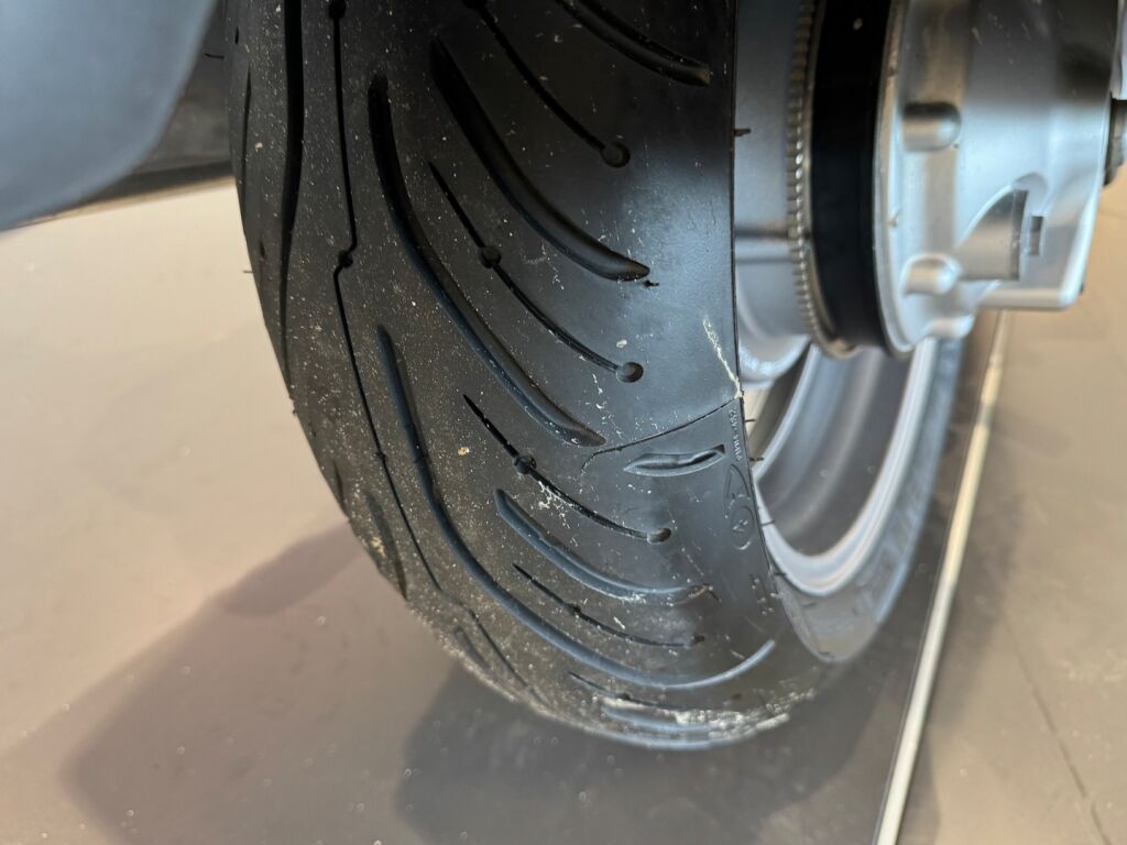 Honda ST 2005 Punainen