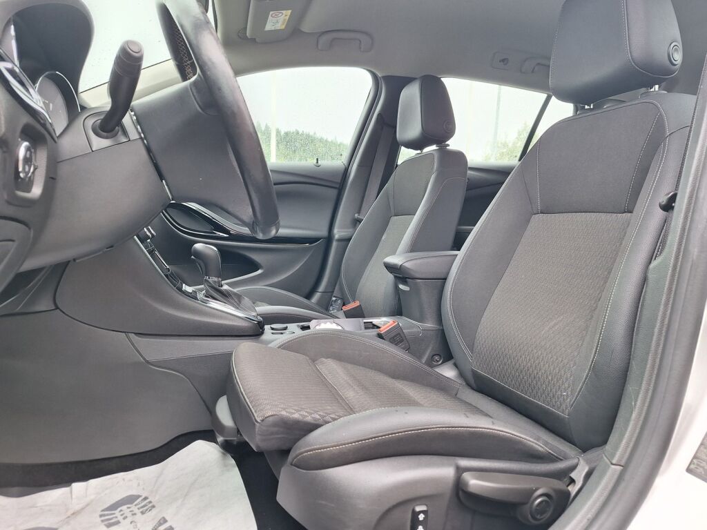Opel Astra 2019 Hopea