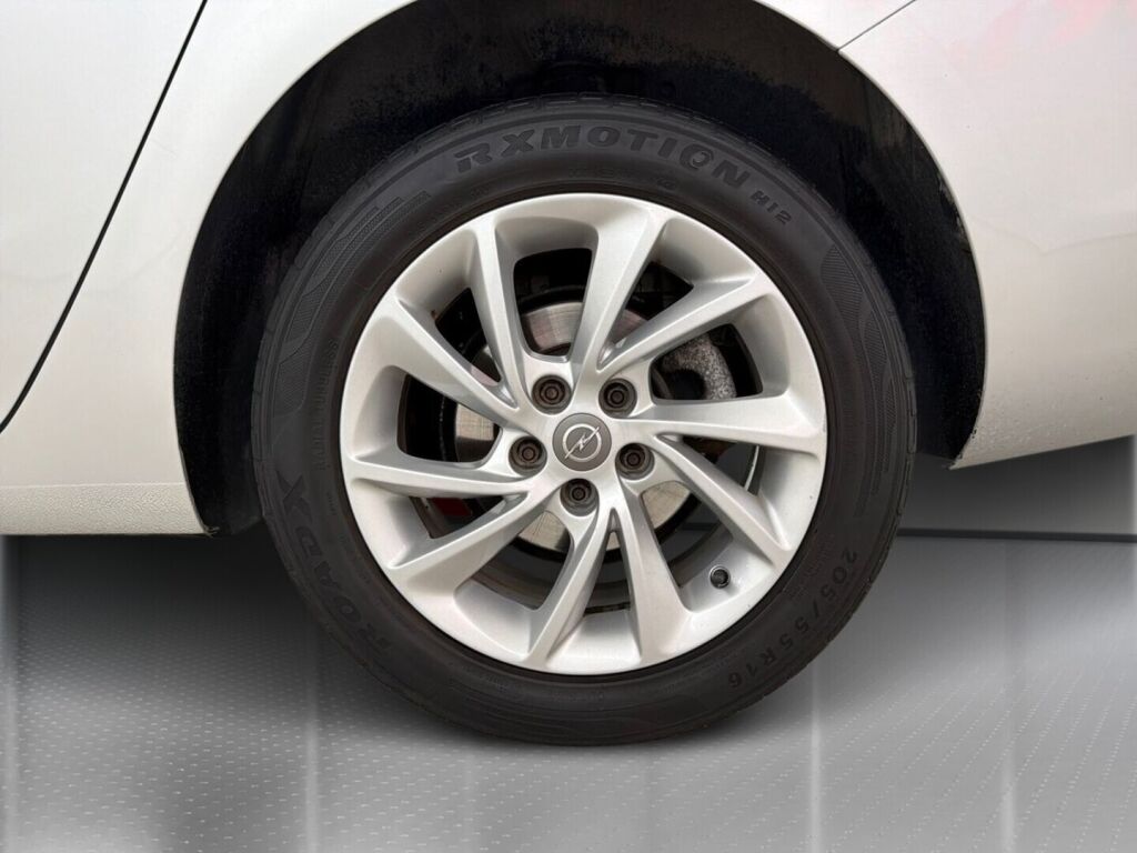 Opel Astra 2019 Hopea