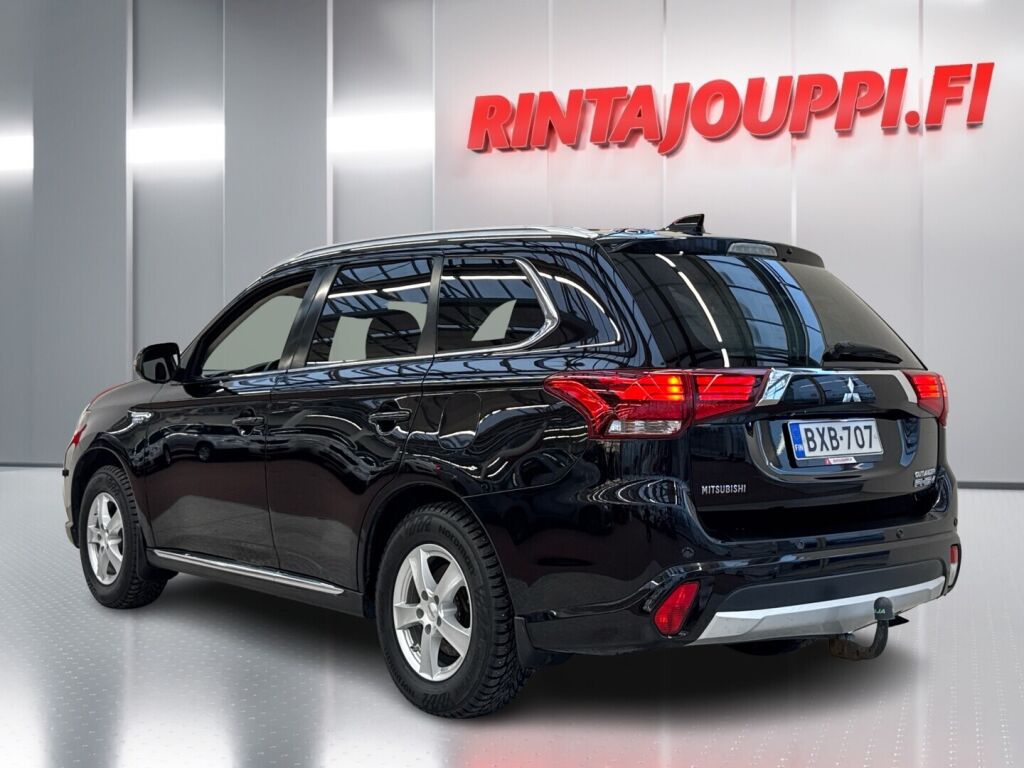 Mitsubishi Outlander PHEV 2015 Musta