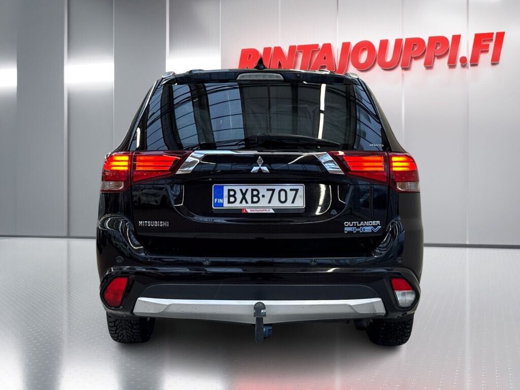 Mitsubishi Outlander PHEV 2015 Musta