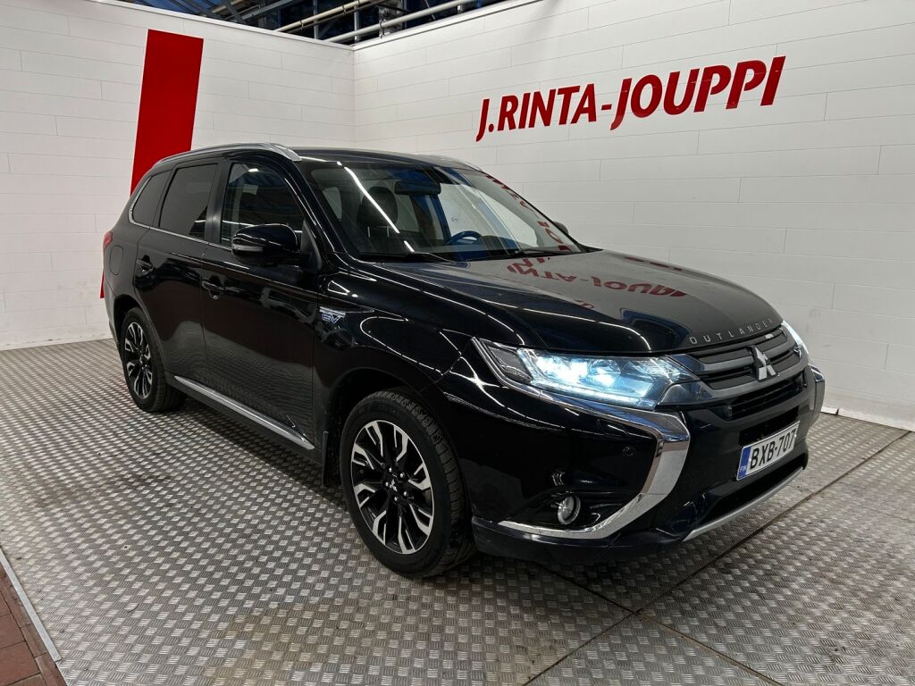 Mitsubishi Outlander PHEV 2015 Musta