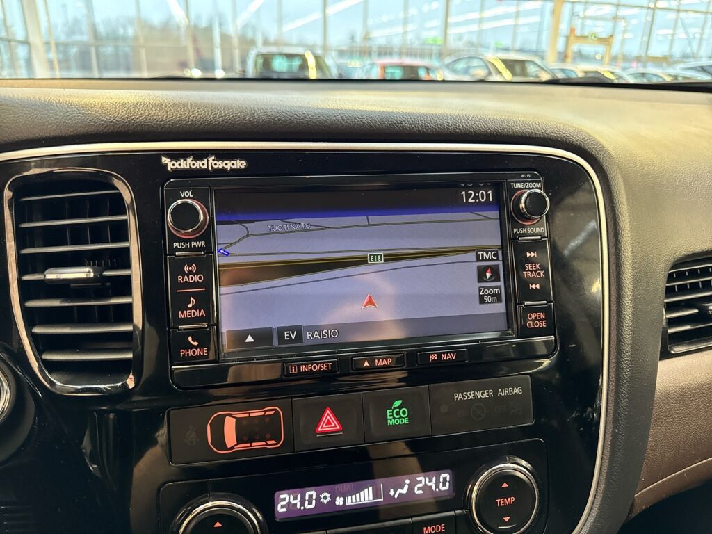 Mitsubishi Outlander PHEV 2015 Musta