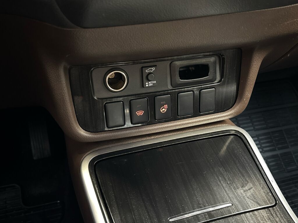 Mitsubishi Outlander PHEV 2015 Musta