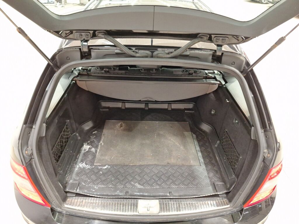 Mercedes-Benz C 2008 Musta
