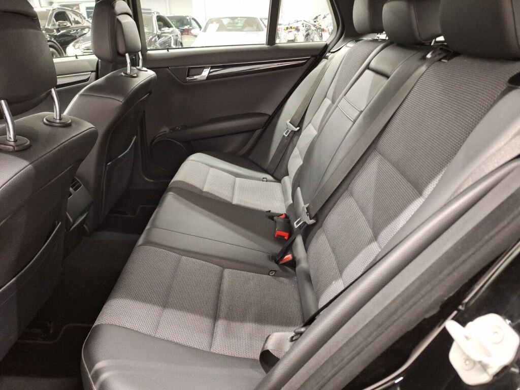 Mercedes-Benz C 2008 Musta