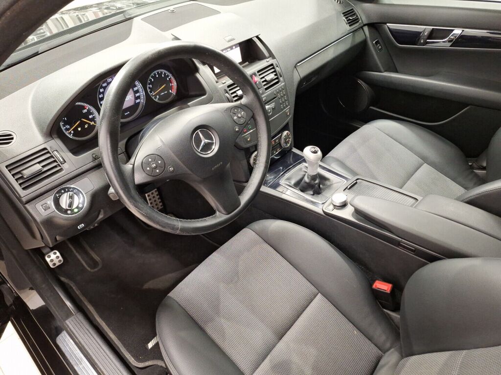 Mercedes-Benz C 2008 Musta