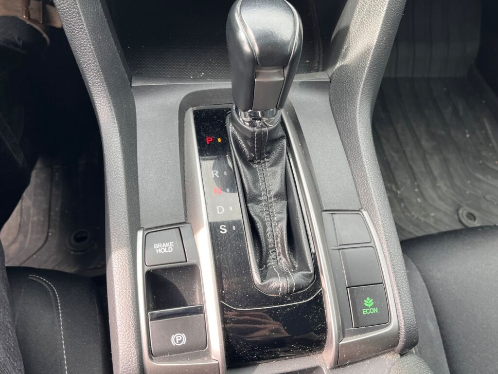 Honda Civic 2019 Punainen