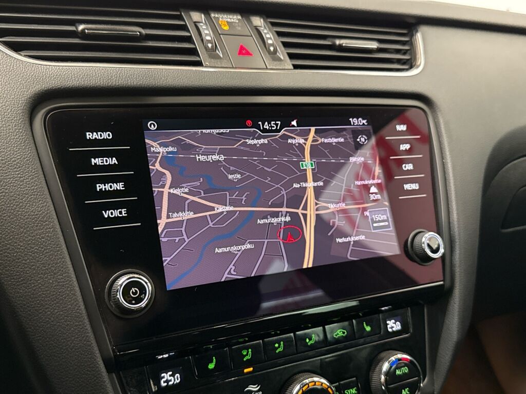 Skoda Octavia 2019 Harmaa