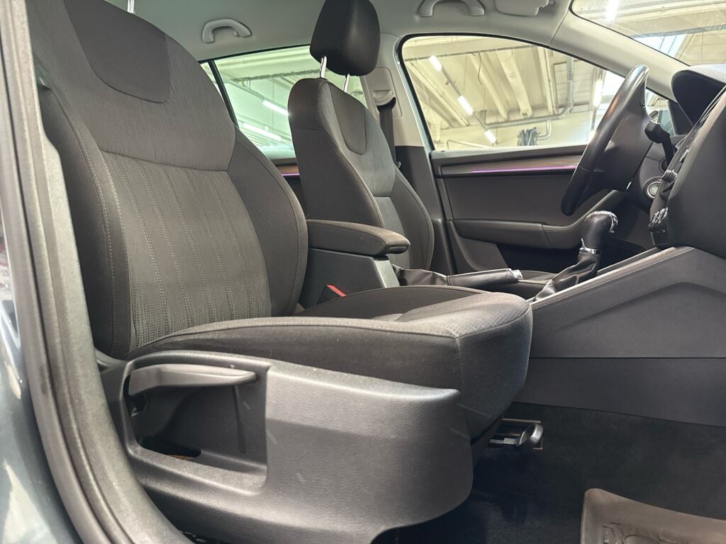 Skoda Octavia 2019 Harmaa
