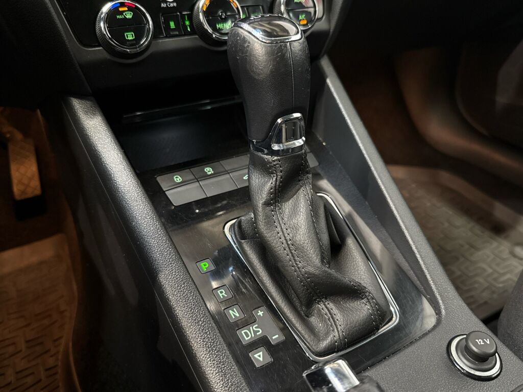 Skoda Octavia 2019 Harmaa