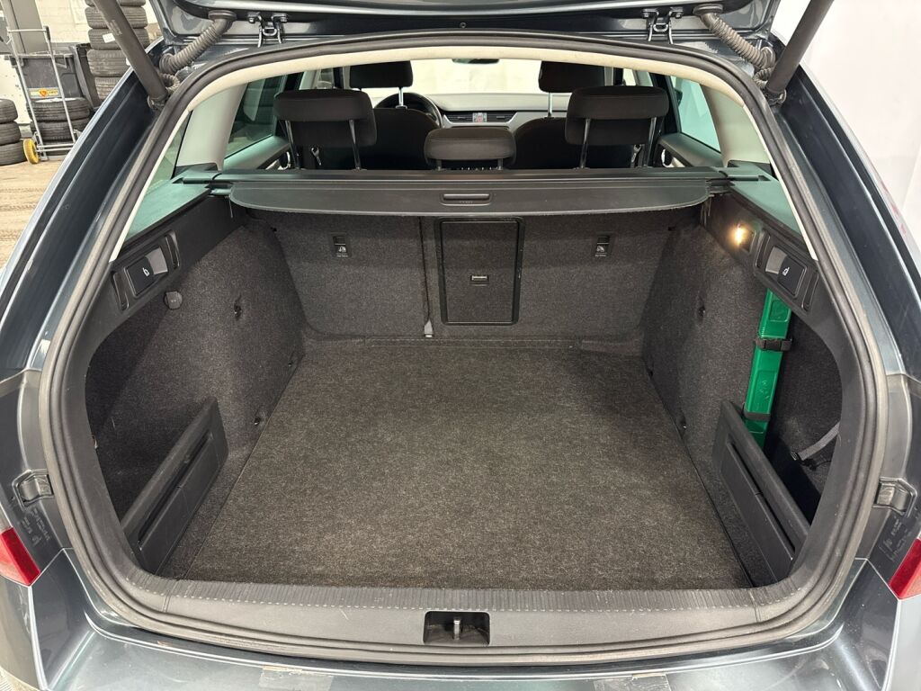 Skoda Octavia 2019 Harmaa