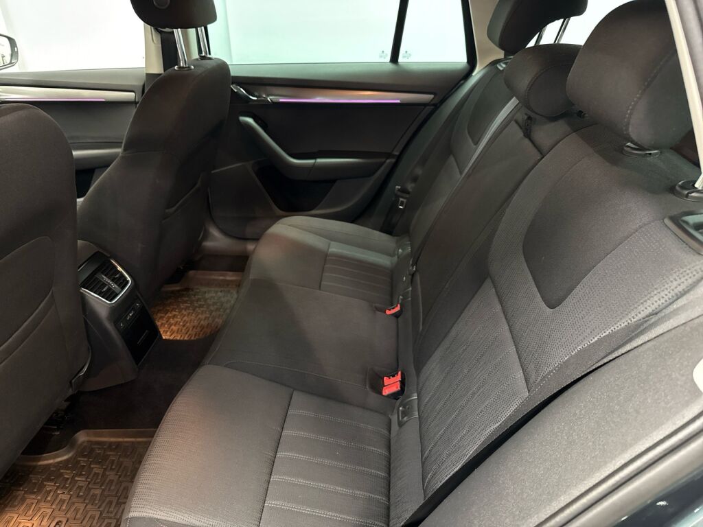 Skoda Octavia 2019 Harmaa