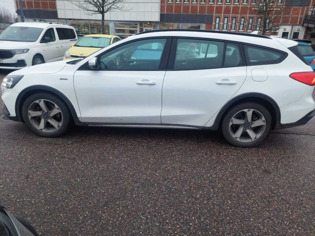 Ford Focus 2019 Valkoinen