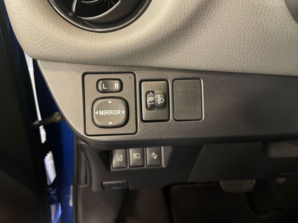 Toyota Yaris 2017 Sininen