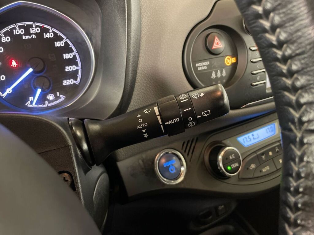 Toyota Yaris 2017 Sininen