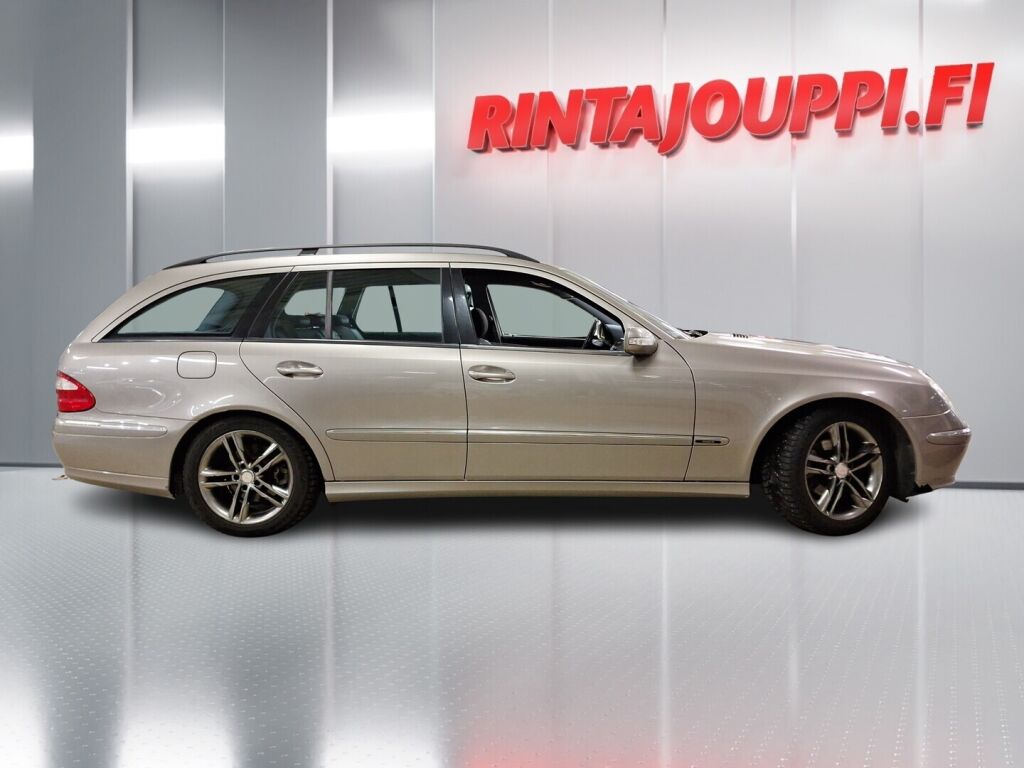 Mercedes-Benz E 2004 Harmaa