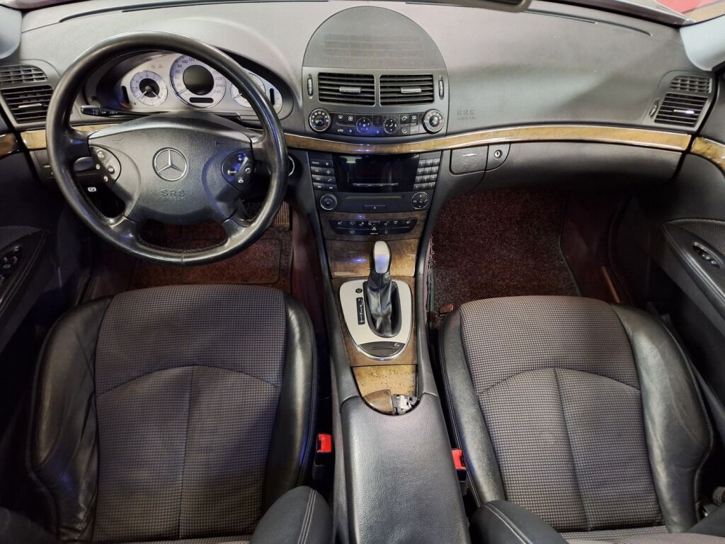 Mercedes-Benz E 2004 Harmaa
