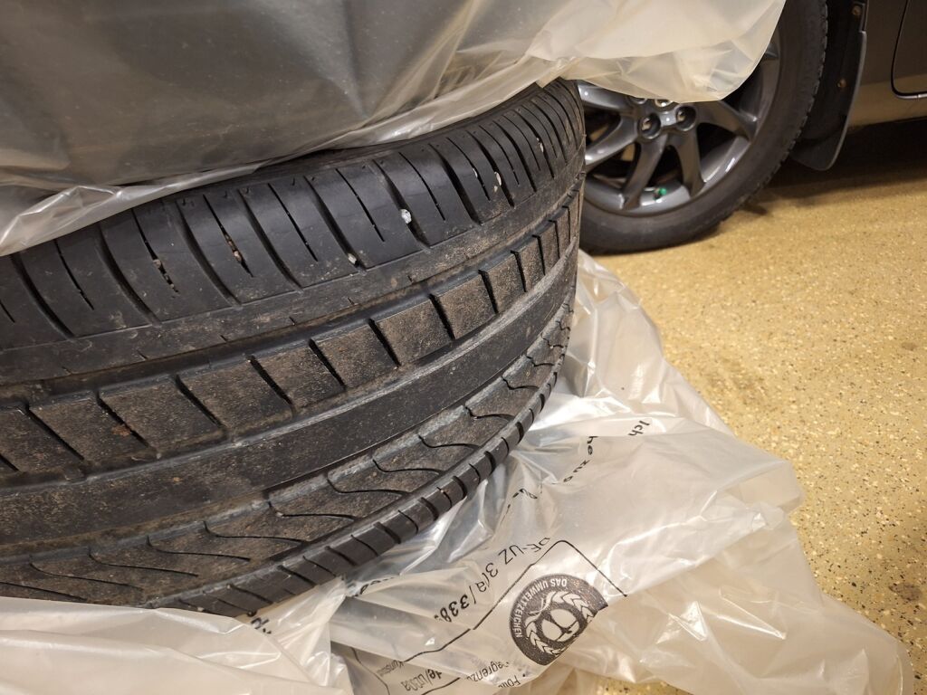 Mercedes-Benz E 2004 Harmaa