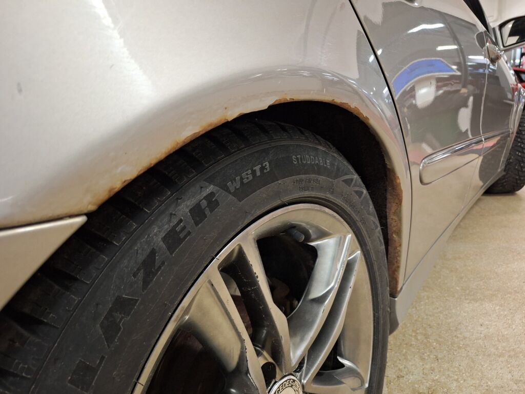 Mercedes-Benz E 2004 Harmaa