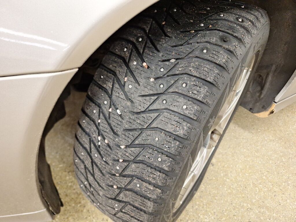 Mercedes-Benz E 2004 Harmaa