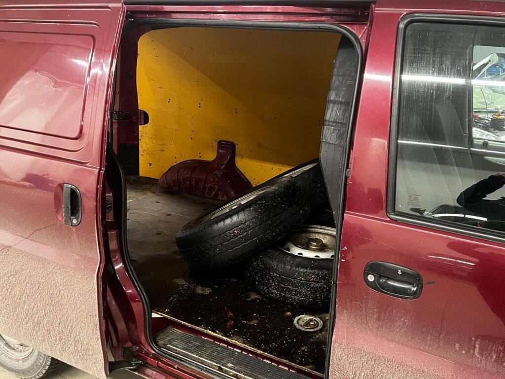 Hyundai H-1 2007 Punainen