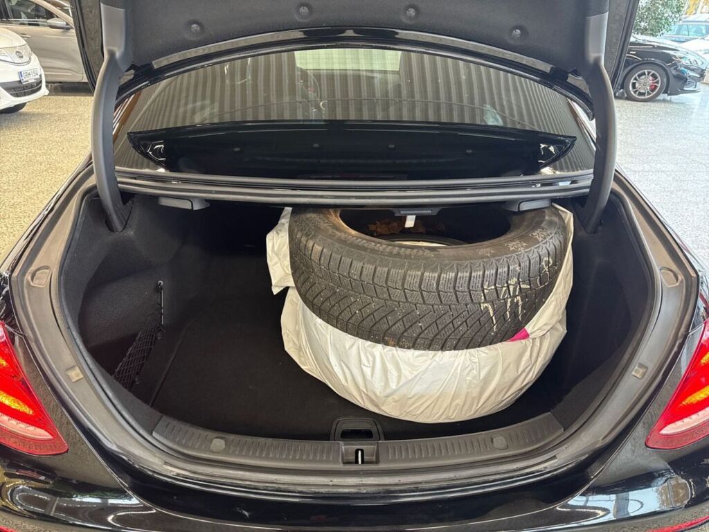 Mercedes-Benz E 2019 Musta