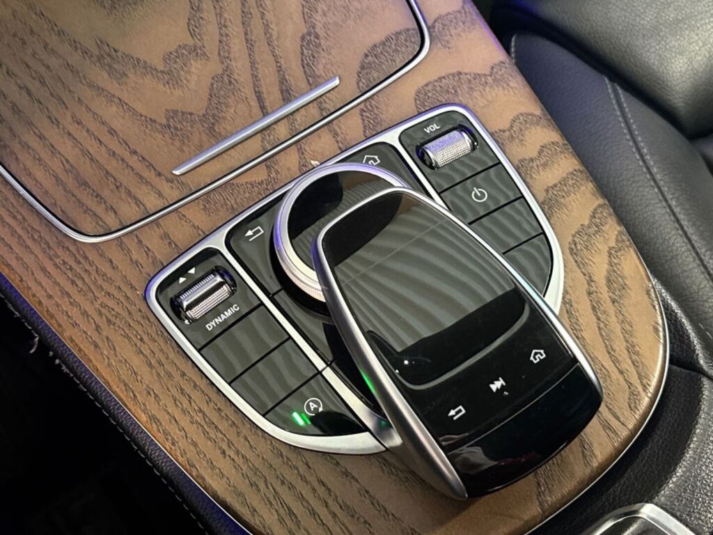 Mercedes-Benz E 2019 Musta