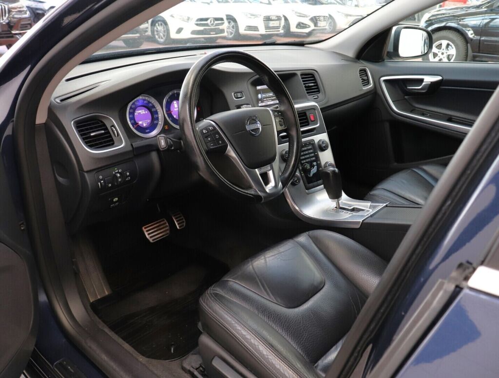 Volvo V60 2011 Sininen