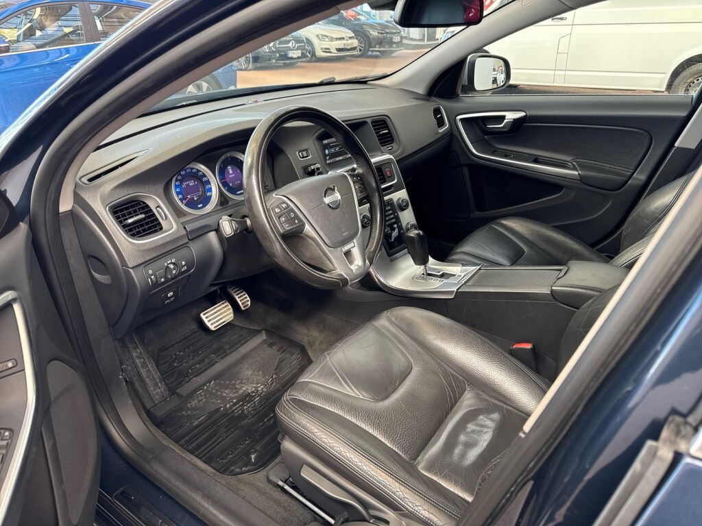 Volvo V60 2011 Sininen