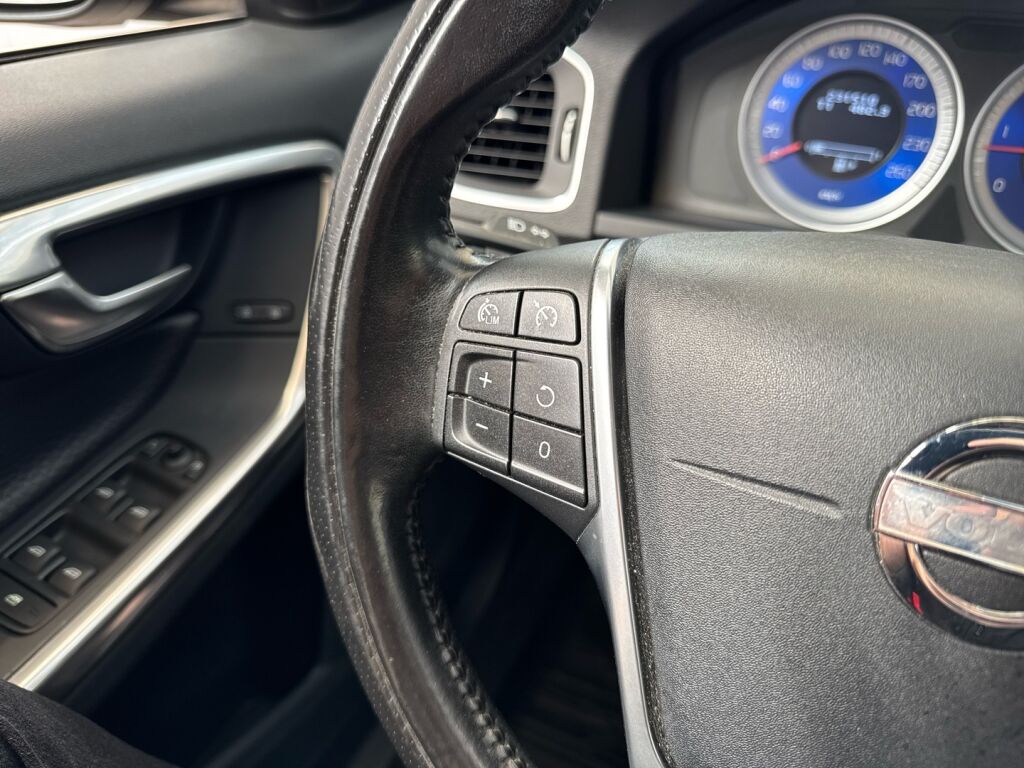 Volvo V60 2011 Sininen