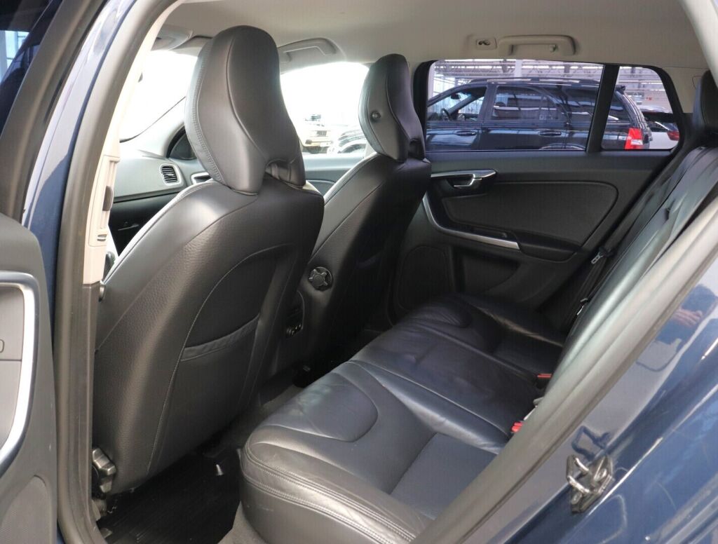 Volvo V60 2011 Sininen