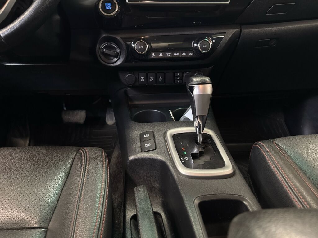 Toyota Hilux 2017 Valkoinen