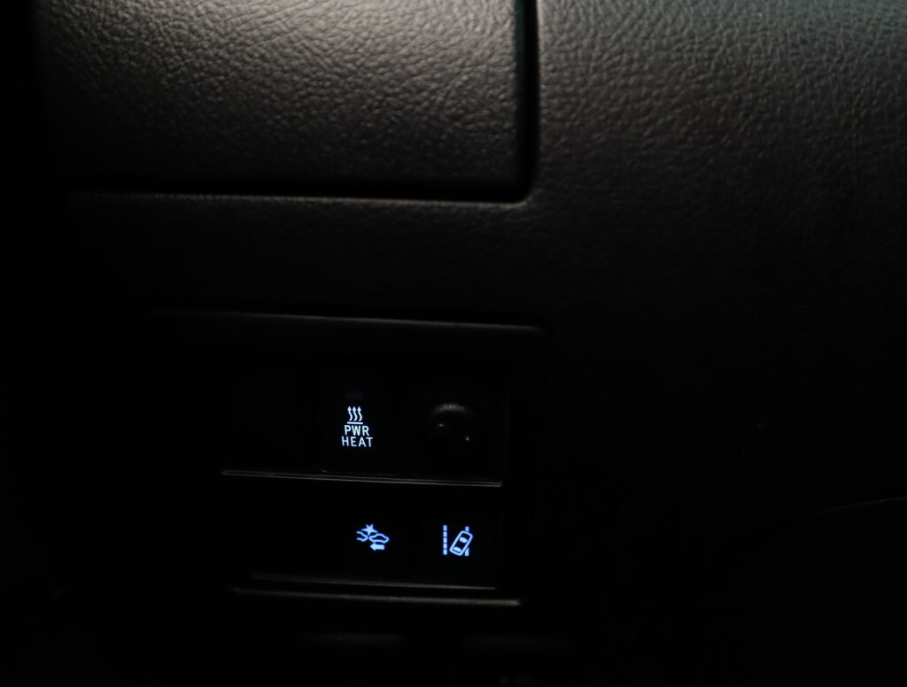 Toyota Hilux 2017 Valkoinen