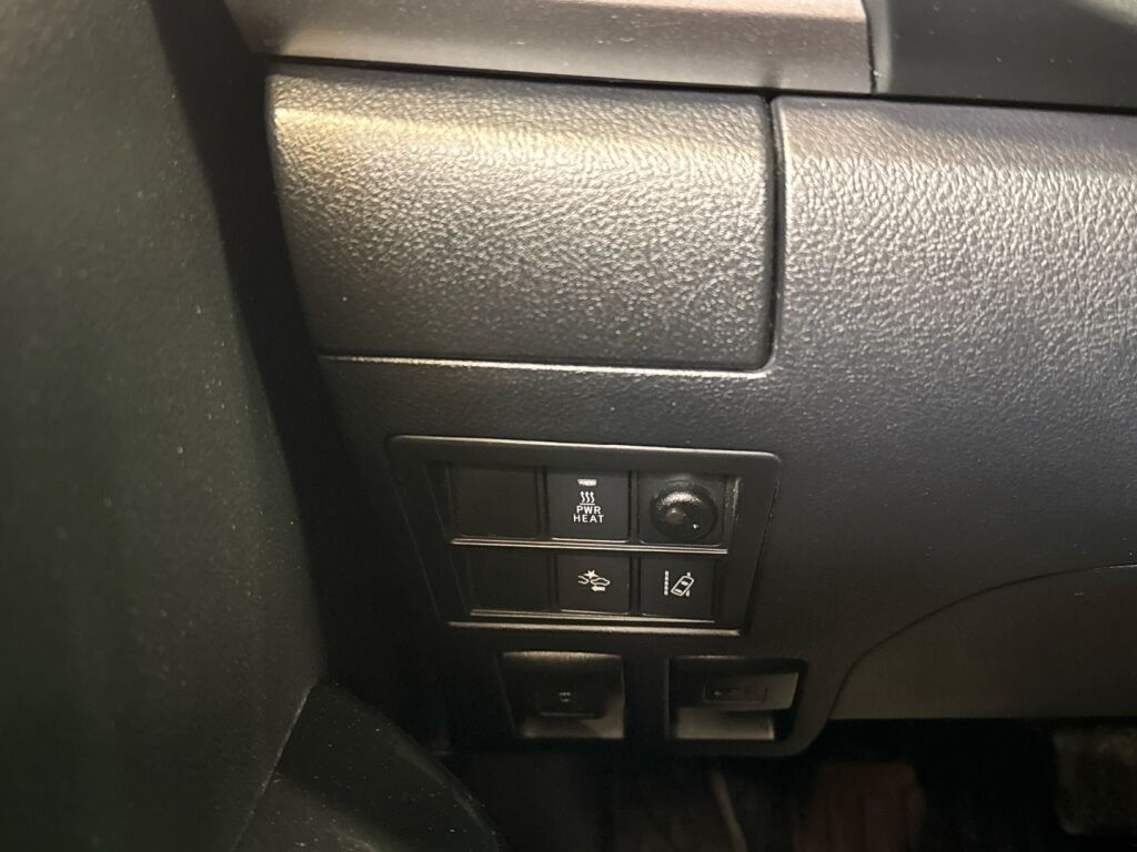 Toyota Hilux 2017 Valkoinen