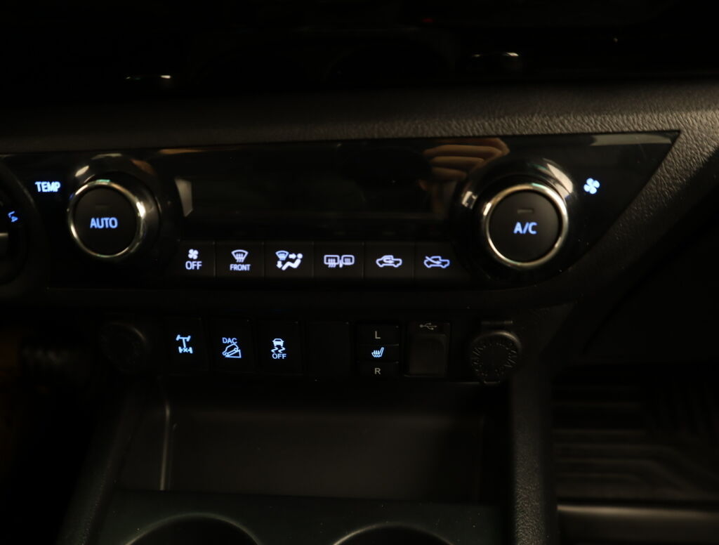 Toyota Hilux 2017 Valkoinen