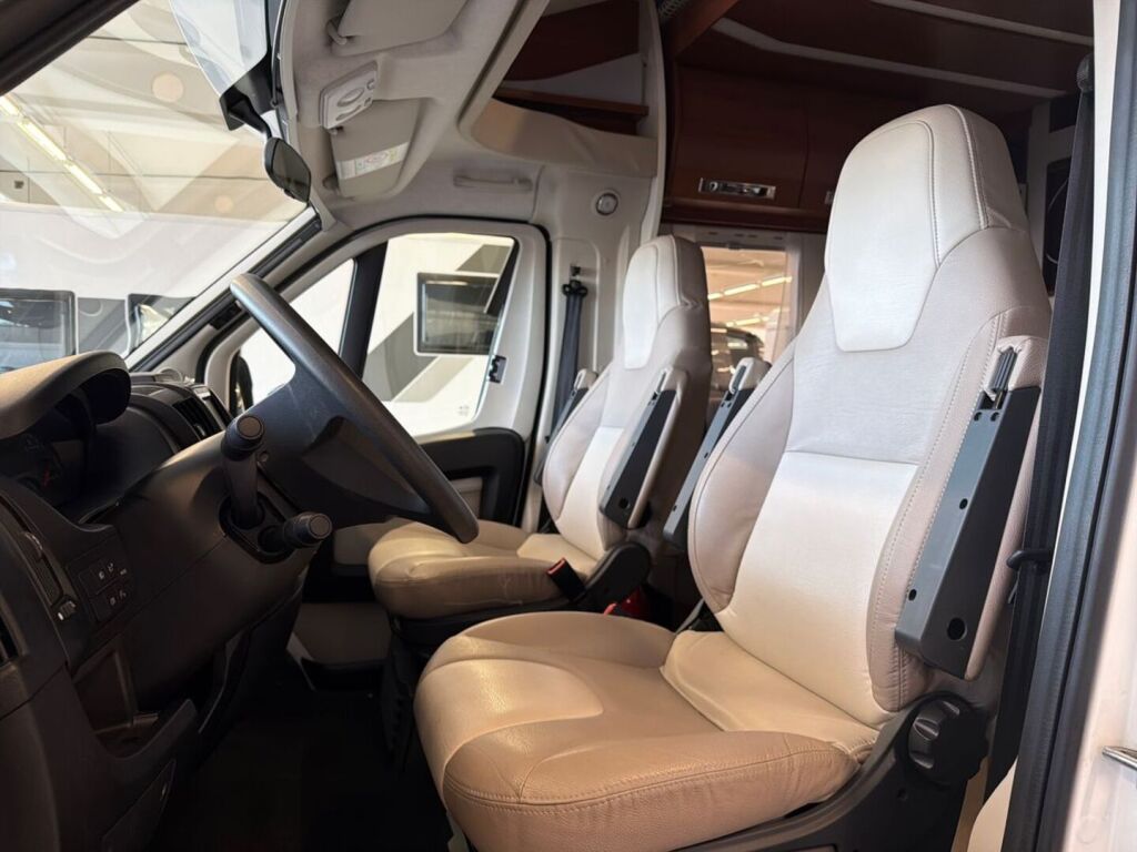 Rapido 666F 2019 Valkoinen