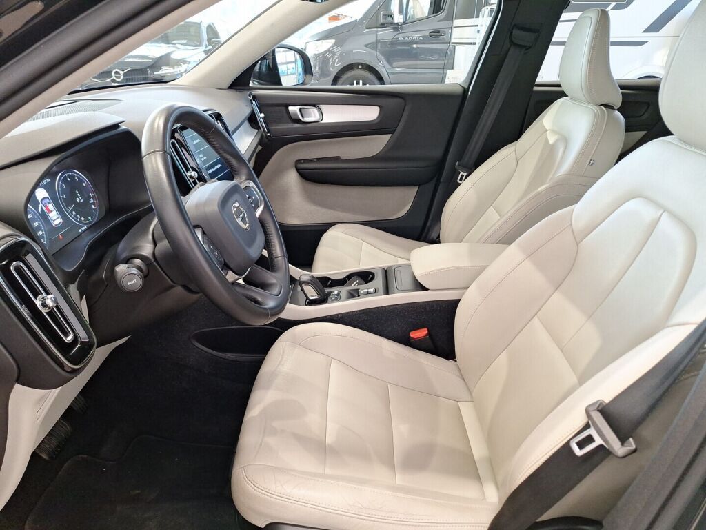 Volvo XC40 2019 Musta