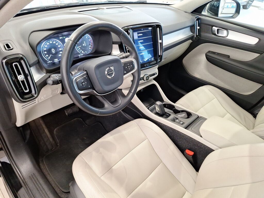 Volvo XC40 2019 Musta