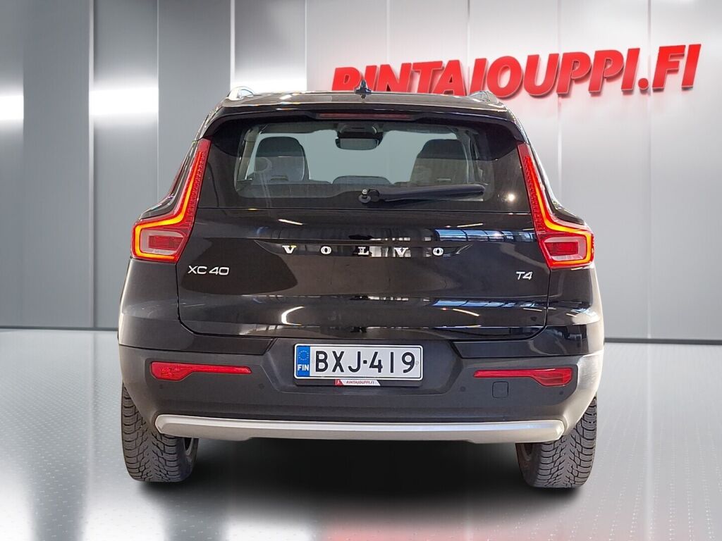 Volvo XC40 2019 Musta