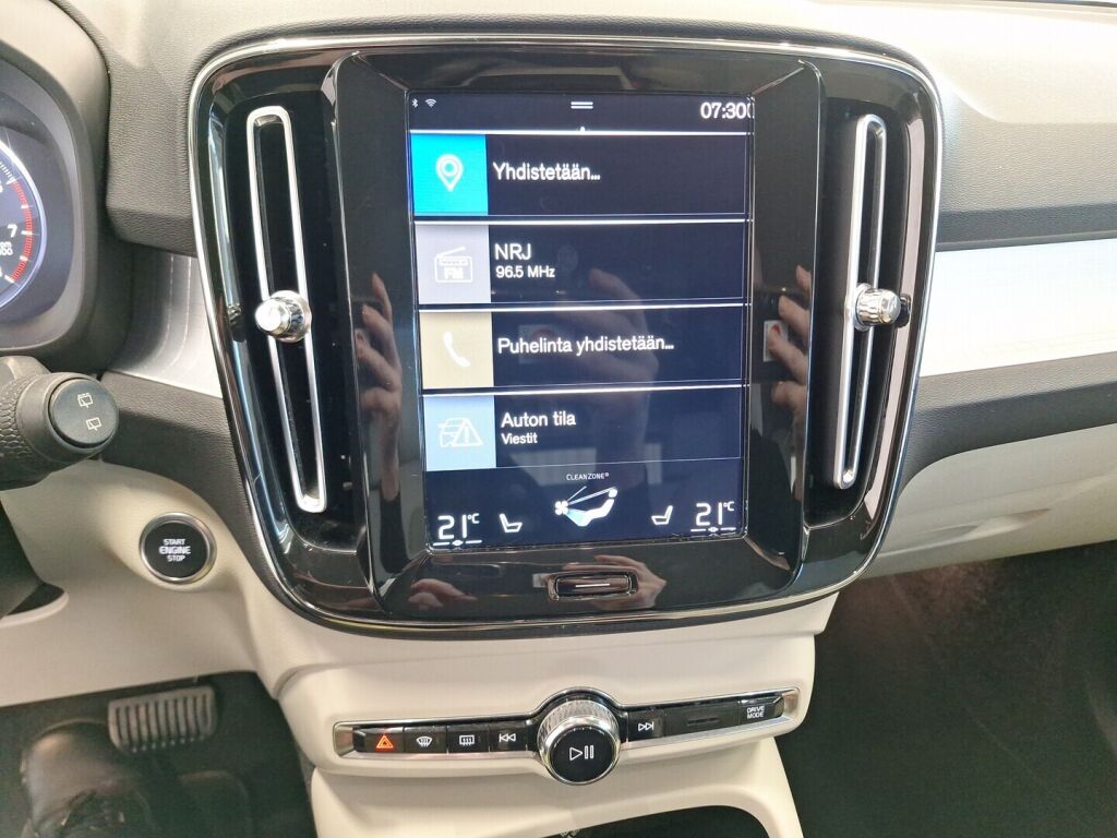 Volvo XC40 2019 Musta