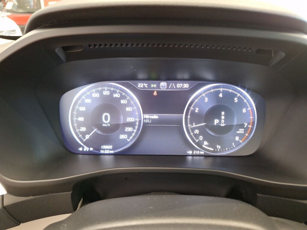 Volvo XC40 2019 Musta